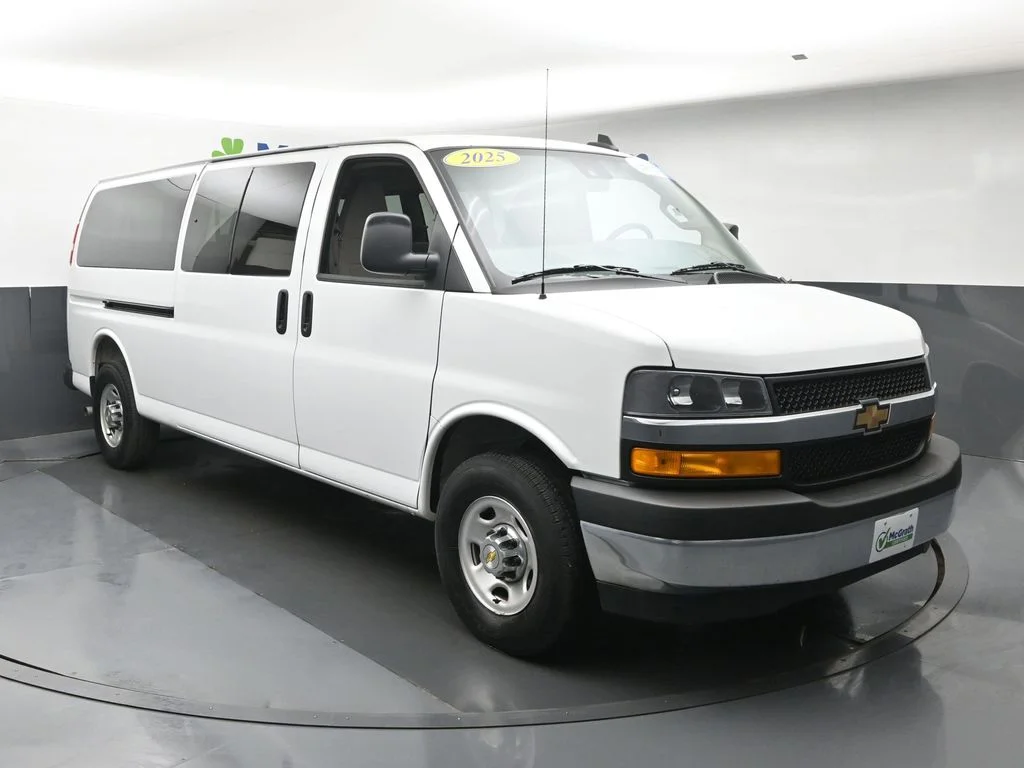 Used 2025 White Chevrolet LT image 2