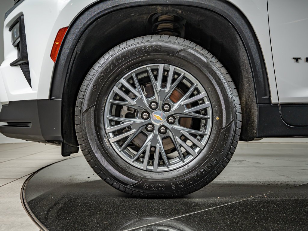 Used 2024 Summit White Chevrolet LS image 10