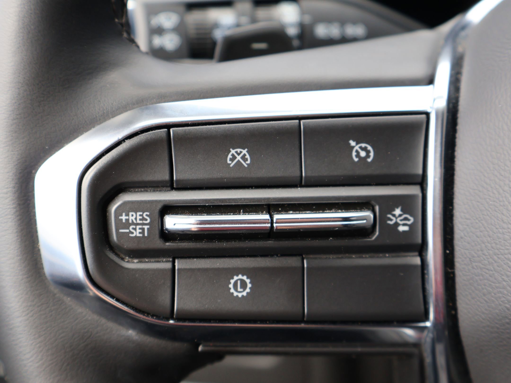 Used 2025 Onyx Black GMC Denali image 12