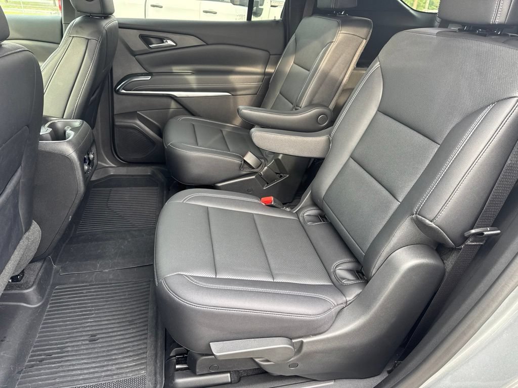Used 2025 Sterling Gray Metallic Chevrolet LT image 6