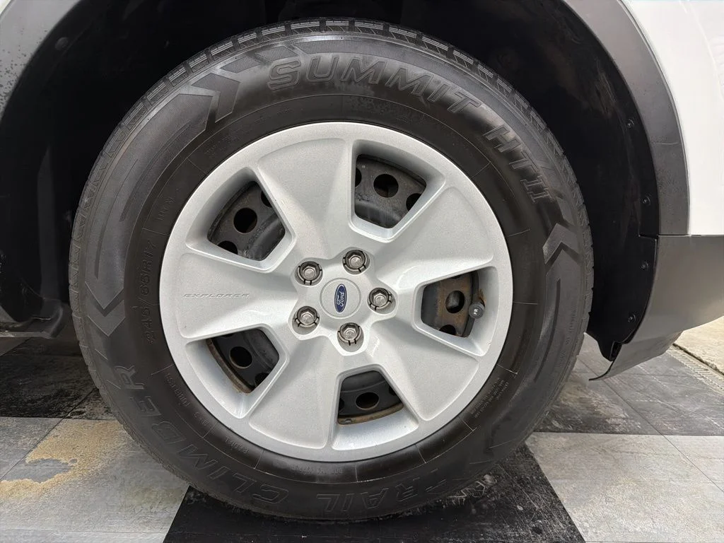 Used 2014 White Ford Base image 12