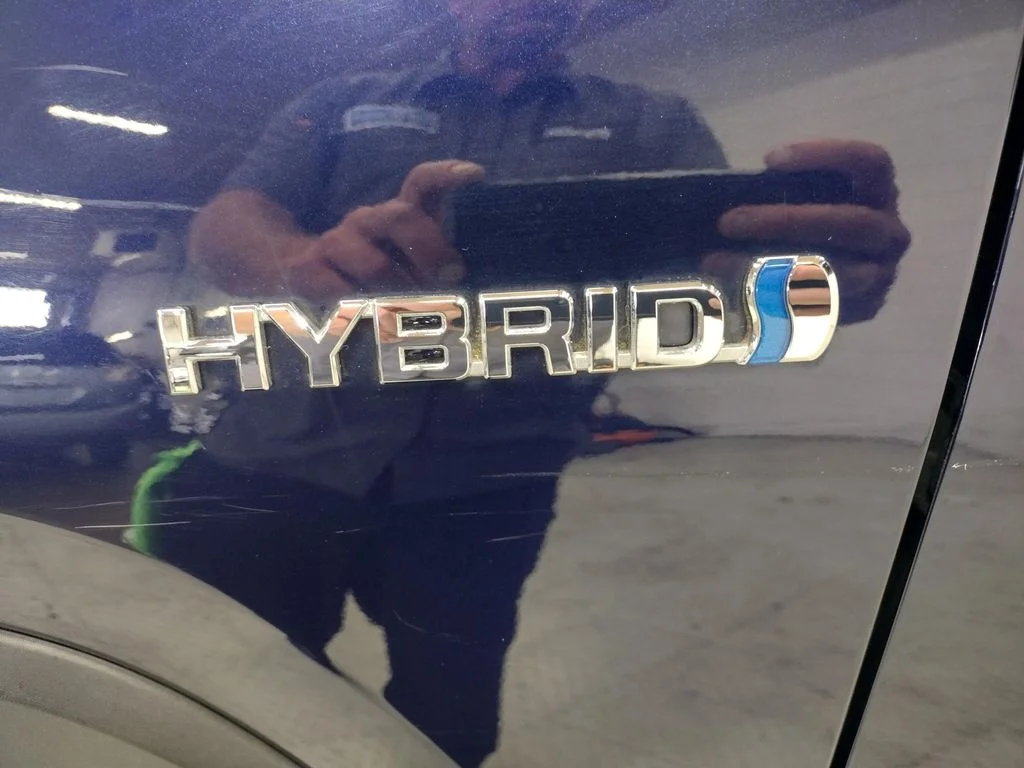 Used 2019 Blue Toyota XLE image 5