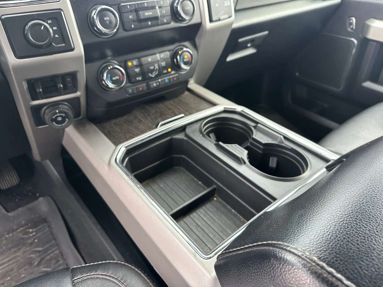Used 2020 Gray Ford Lariat image 17