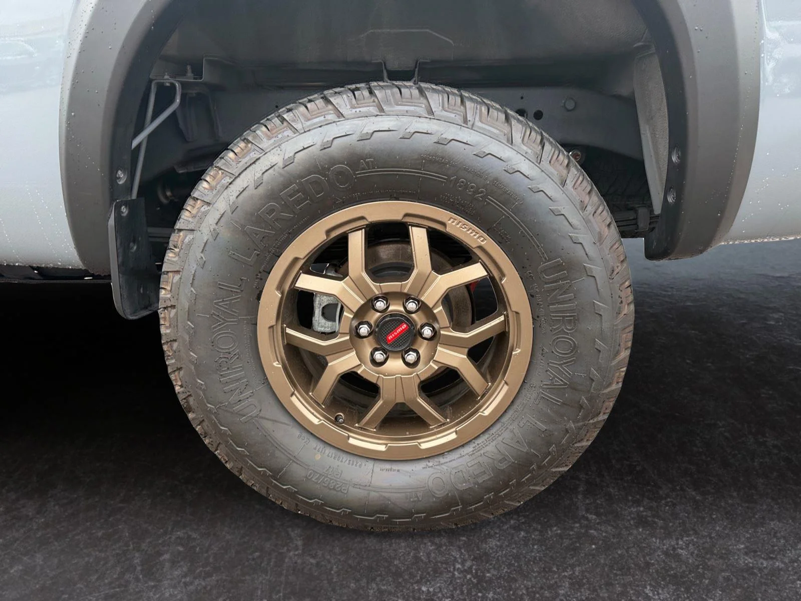Used 2025 Boulder Gray Pearl Nissan PRO-4X image 28