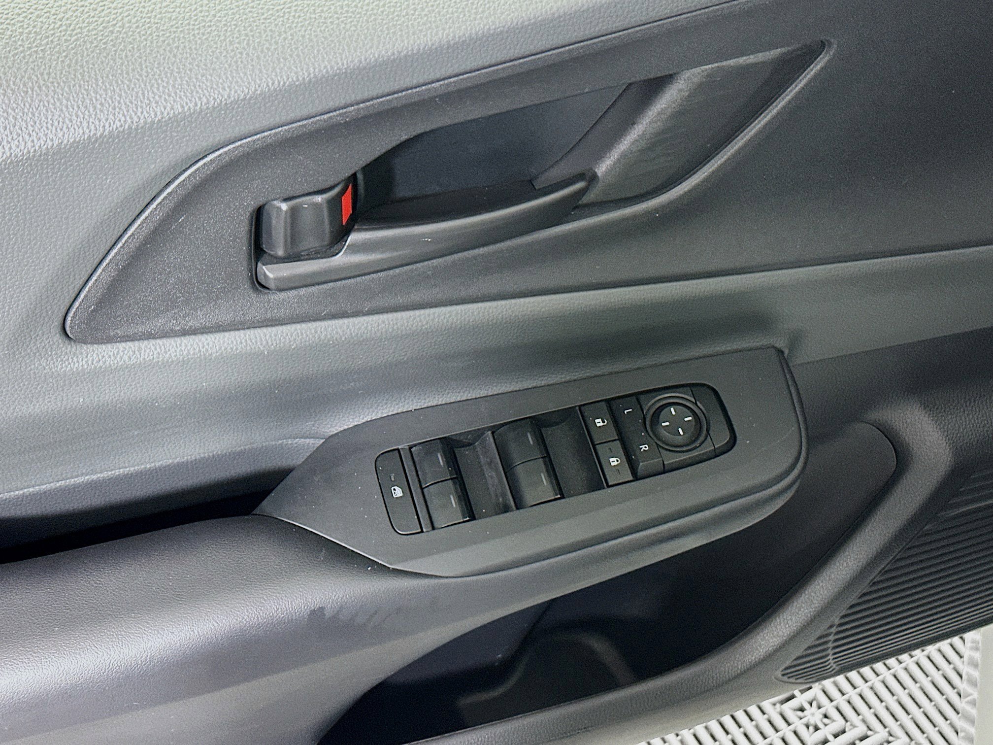 Used 2023 Pearl Toyota LE image 14
