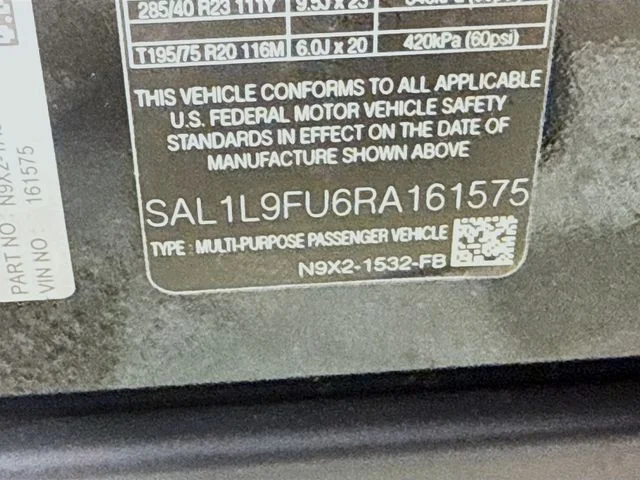 Used 2024 Black Land Rover Dynamic SE image 34