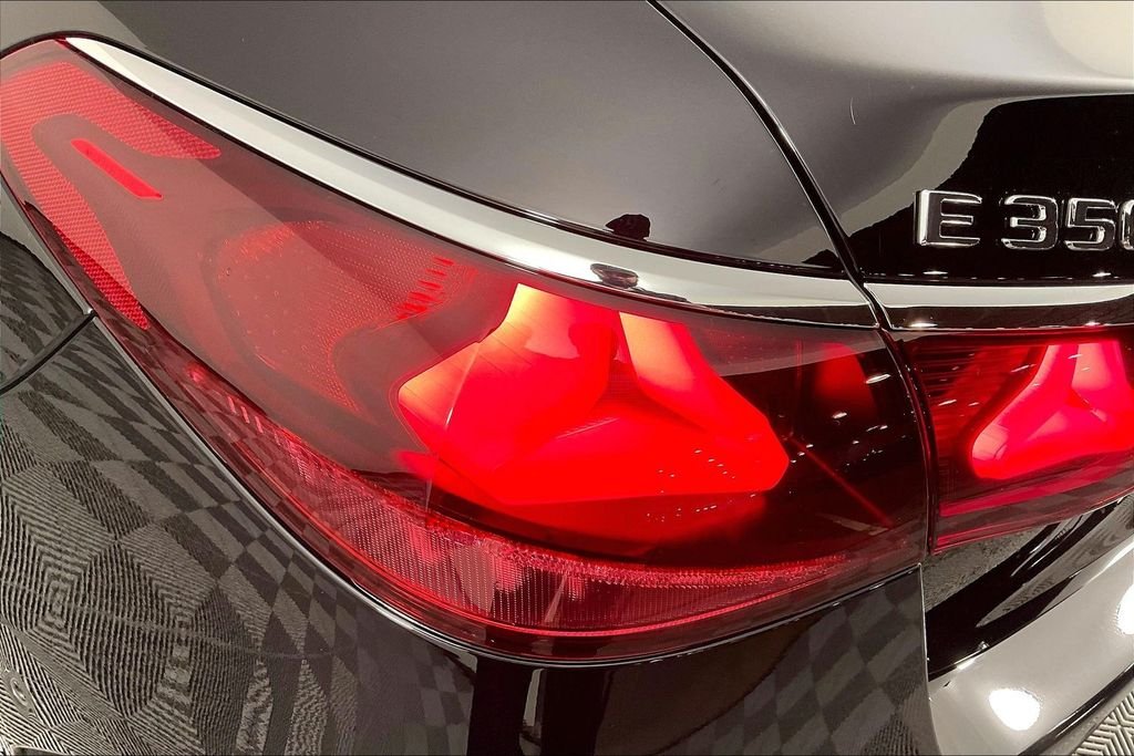 2026 Mercedes-Benz E-Class E350 - Photo 24