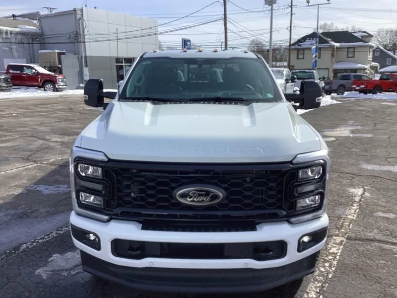 New 2026 Star White Metallic Tri-Coat Ford F-350® Lariat® image 2