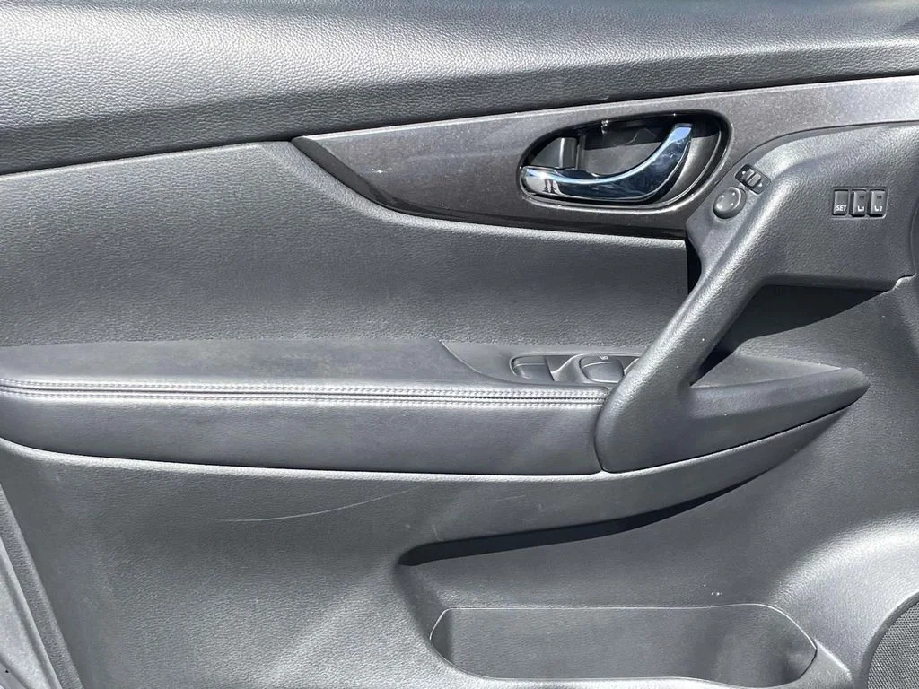 Used 2019 Gun Metallic Nissan SV image 17