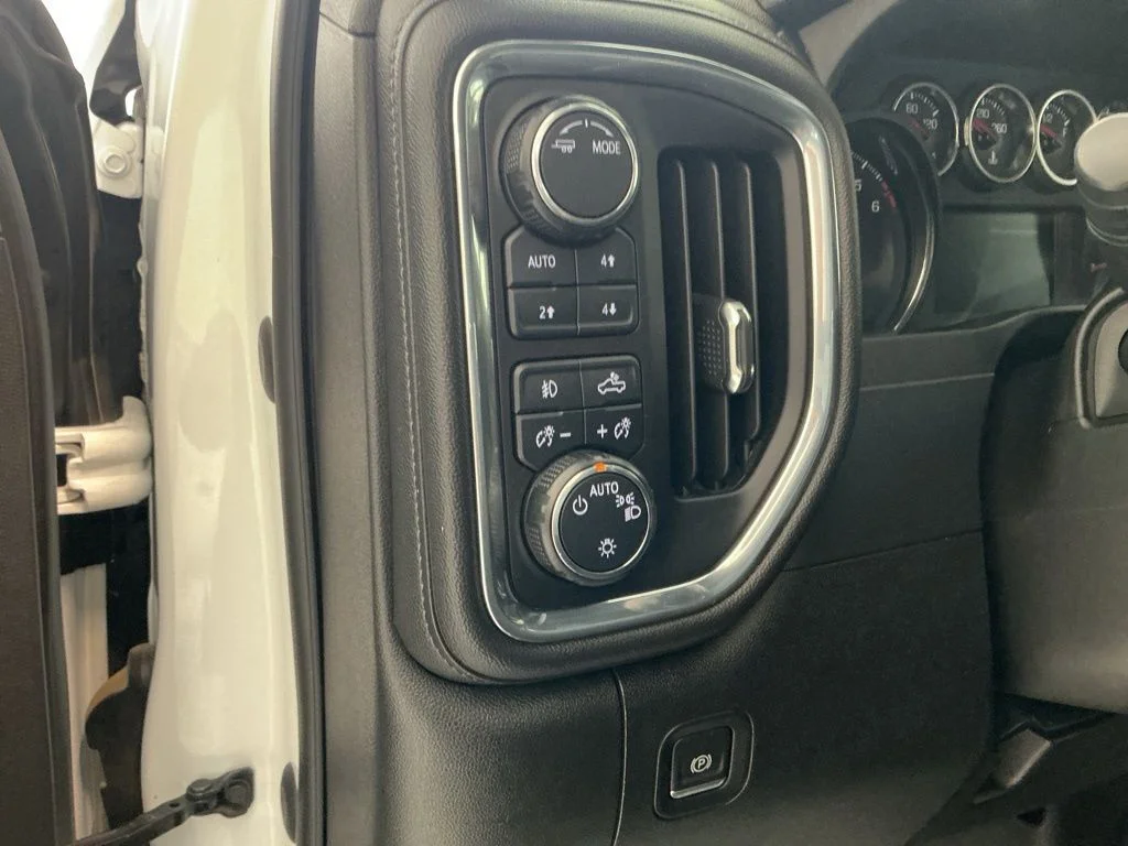Used 2020 Summit White Chevrolet LT Trail Boss image 18