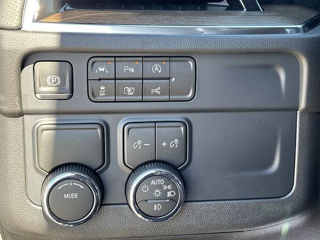 2026 Chevrolet Suburban High Country - Photo 21