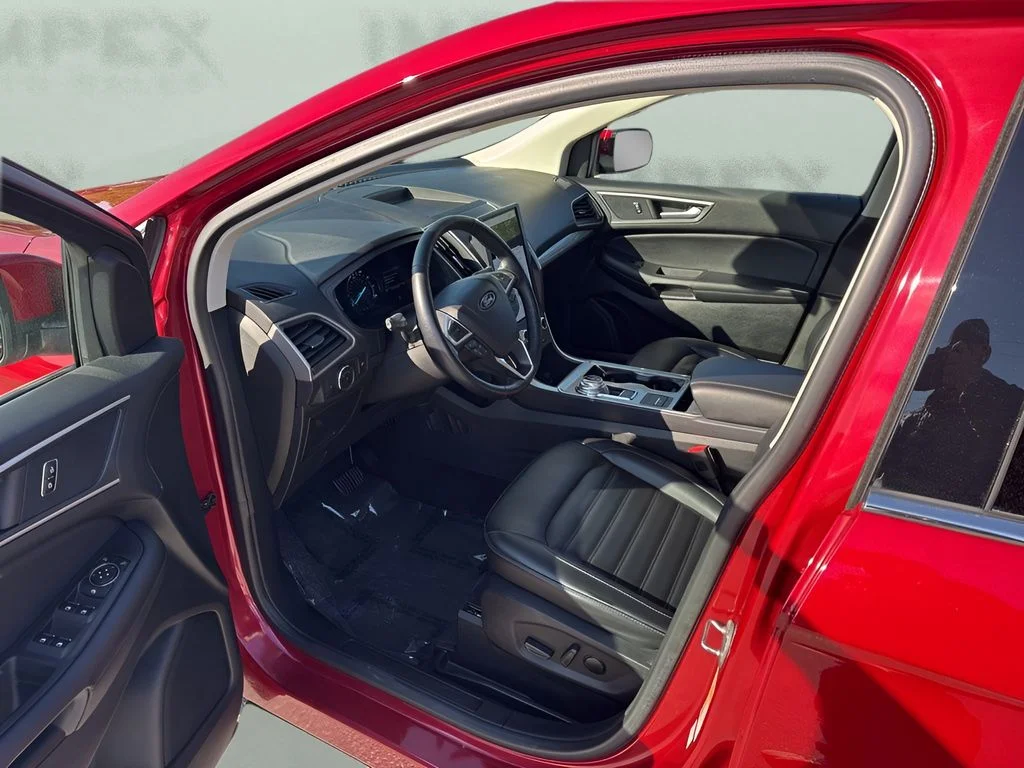 Used 2023 Red Ford SEL image 9