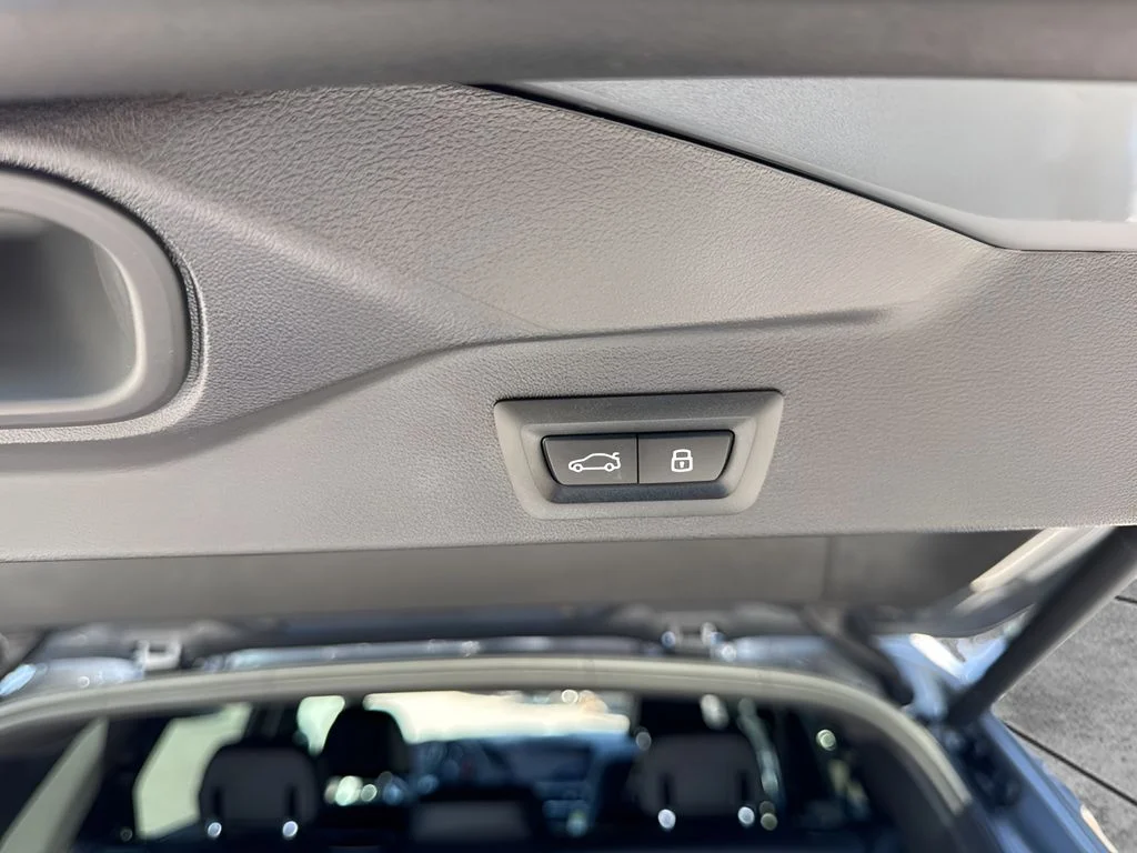 Used 2026 Gray BMW xDrive40i image 34