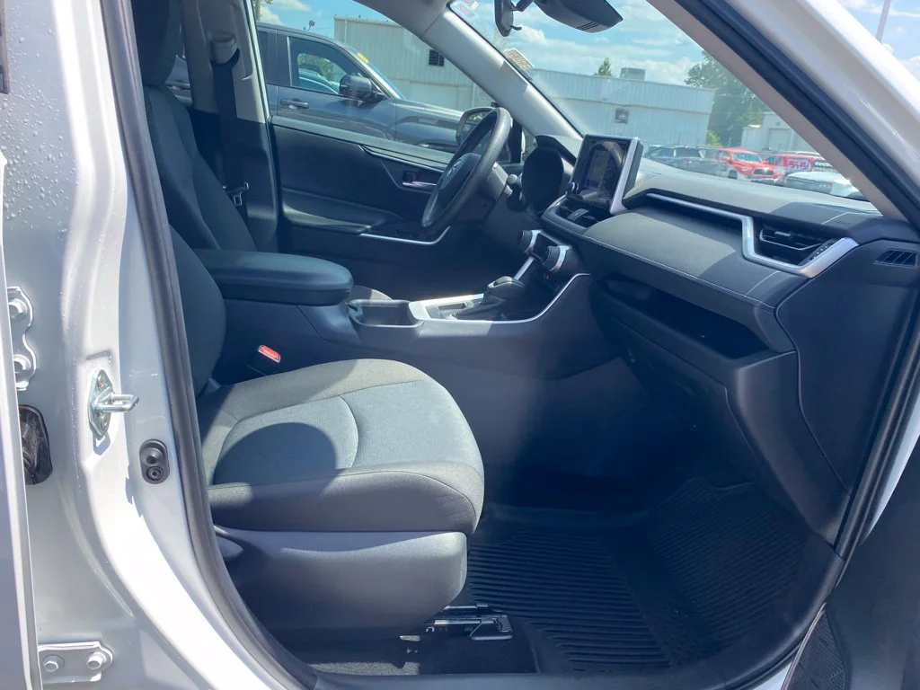 Used 2024 White Toyota XLE image 18
