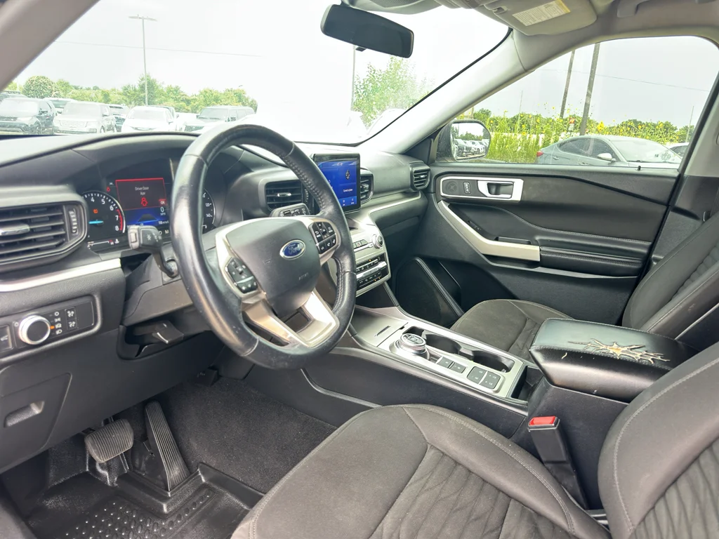 Used 2020 Agate Black Metallic Ford XLT image 30