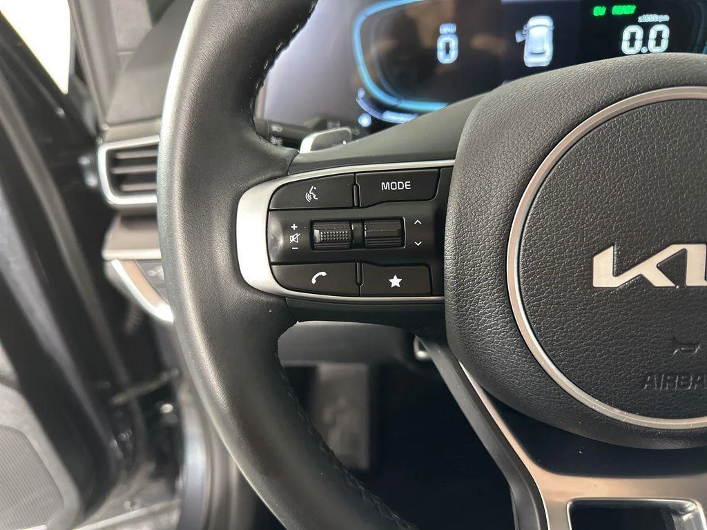 Used 2025 Gravity Gray Kia EX image 20