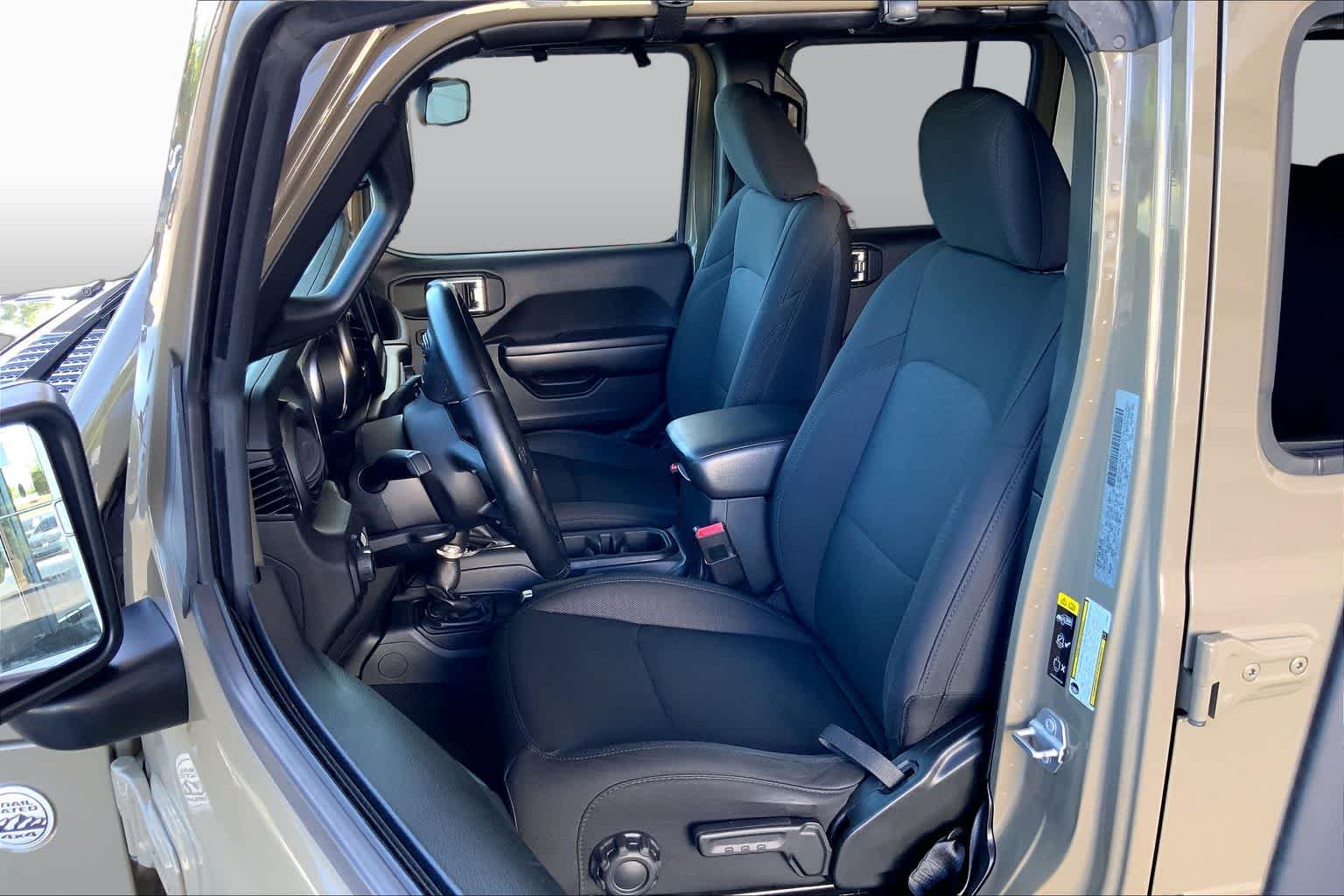 Used 2020 Gator Clearcoat Jeep Sport S image 8