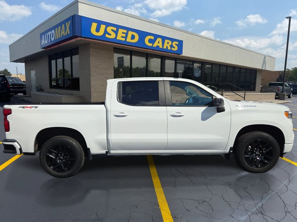 Used 2024 Summit White Chevrolet RST image 2