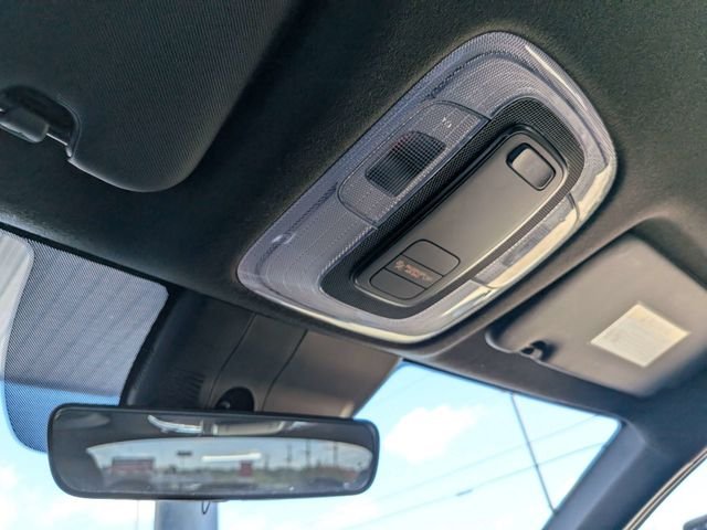 Used 2025 White Hyundai SEL Sport image 18