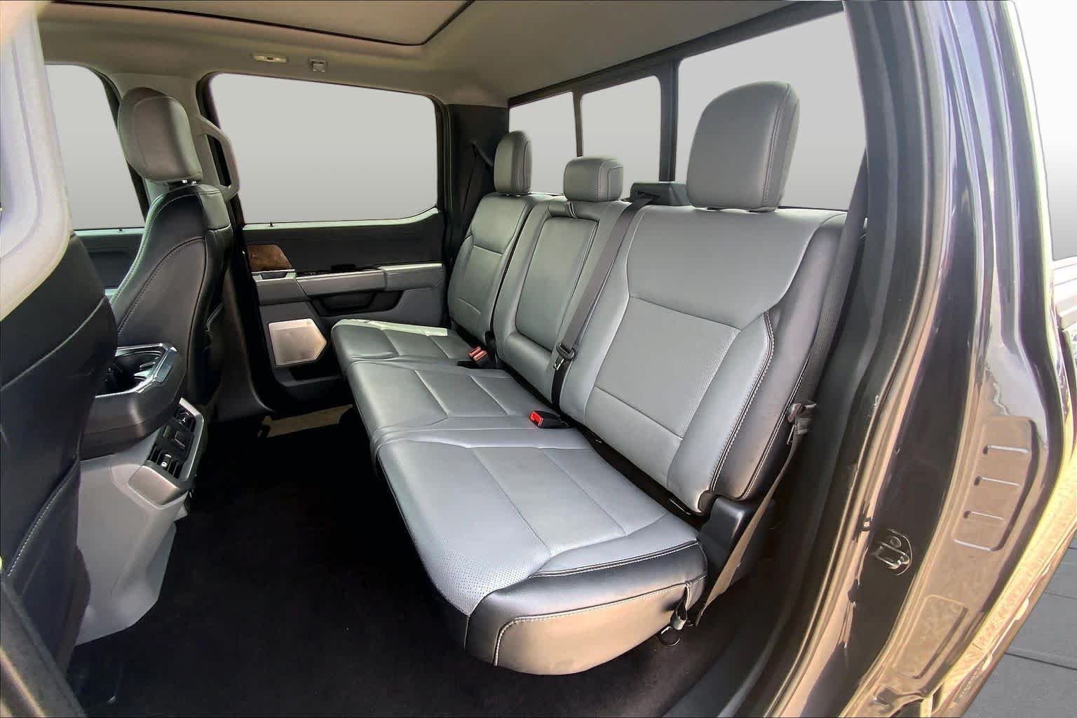 Used 2021 Smoked Quartz Metallic Tinted Clearcoat Ford LARIAT image 21