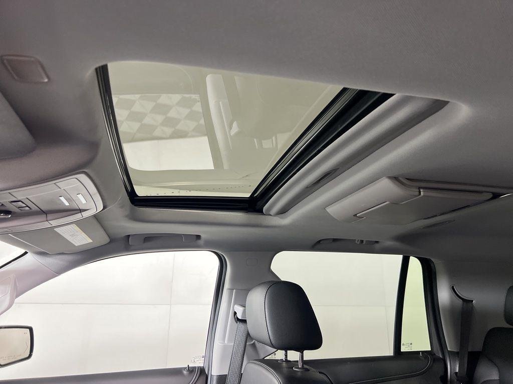 Used 2020 Black Chevrolet Premier image 5