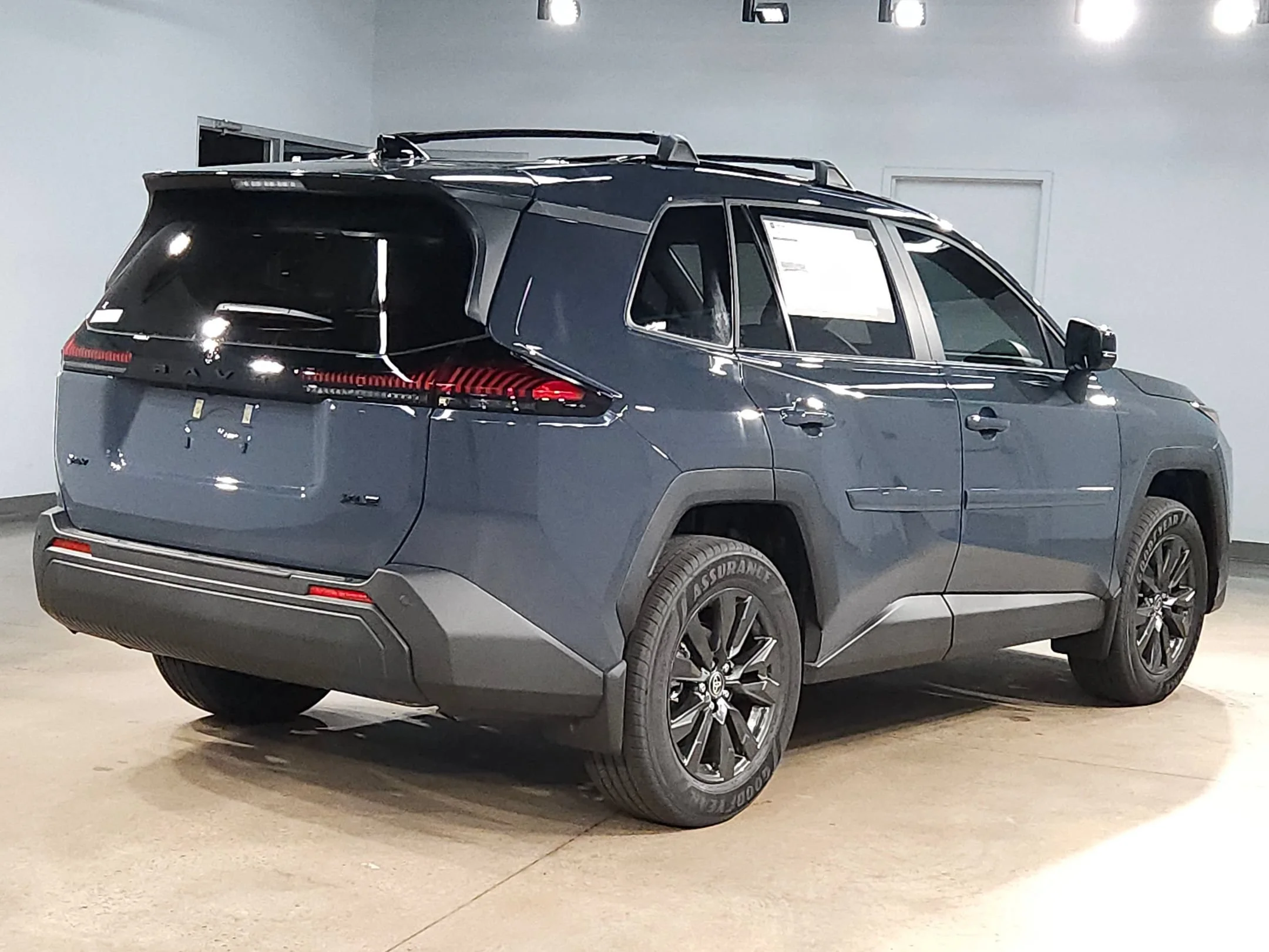 New 2026 Cloud Toyota XLE Premium image 7