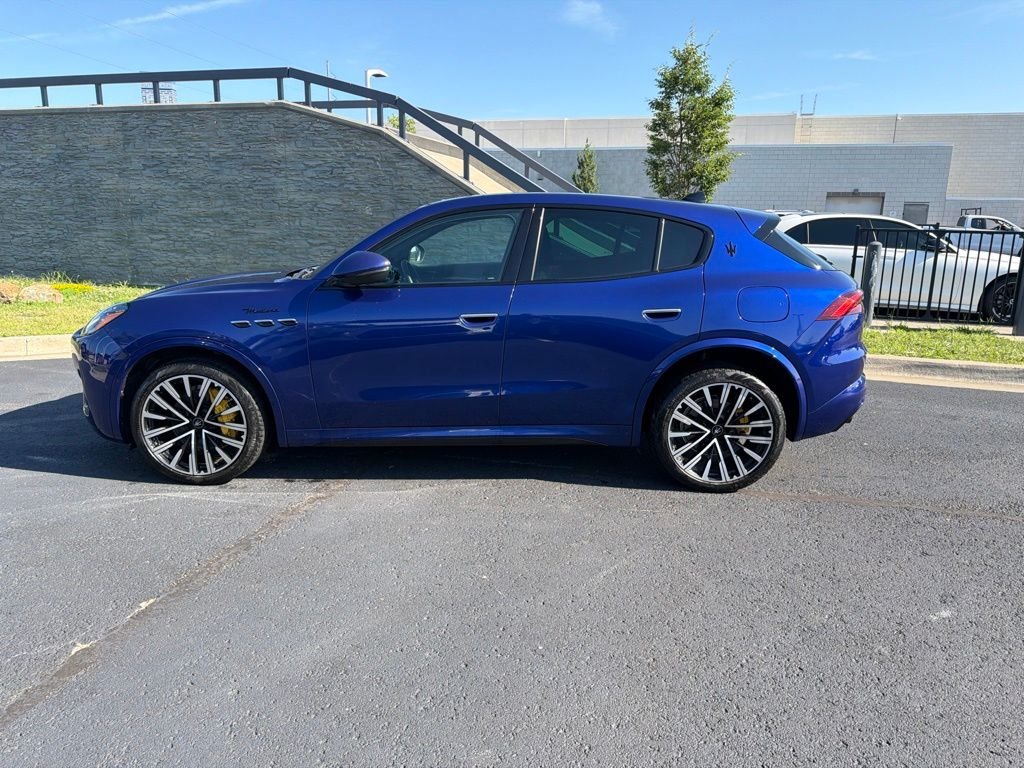 Used 2023 Blue Maserati Modena image 4