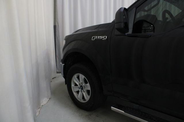 Used 2018 Shadow Black Ford XLT image 27