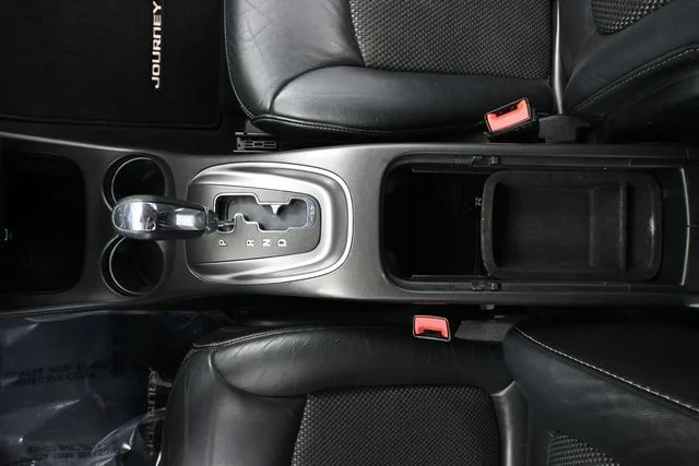 Used 2017 Gray Dodge Crossroad image 32