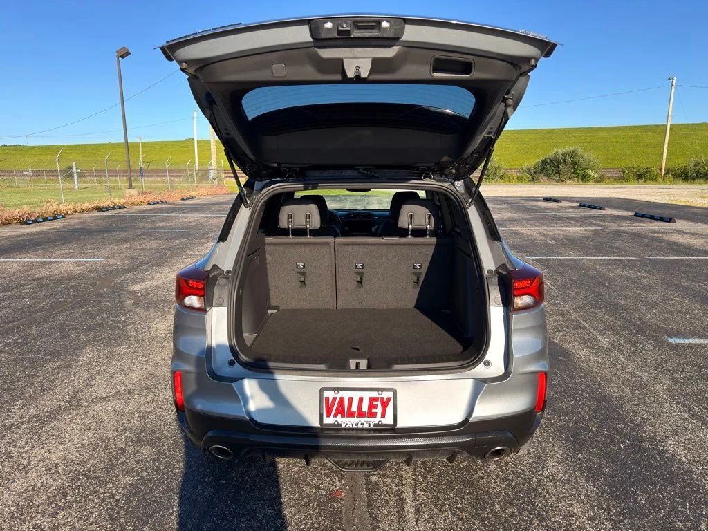 Used 2023 Gray Chevrolet RS image 18