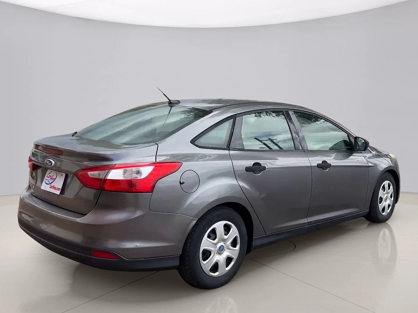 Used 2012 Gray Ford S image 5