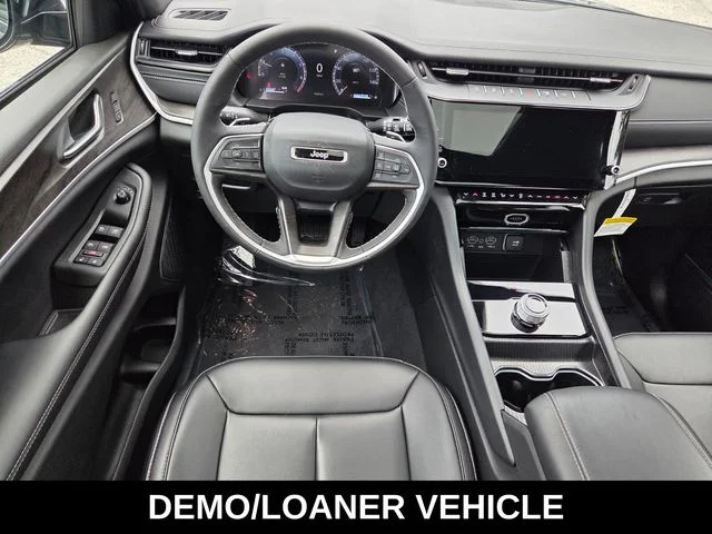 New 2026 Baltic Gray Metallic Clear-Coat Exterior Paint Jeep Limited image 7