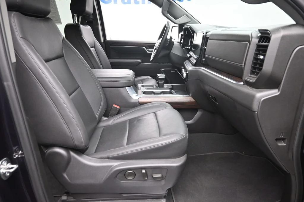 Certified Used 2025 Silver GMC SLT image 9