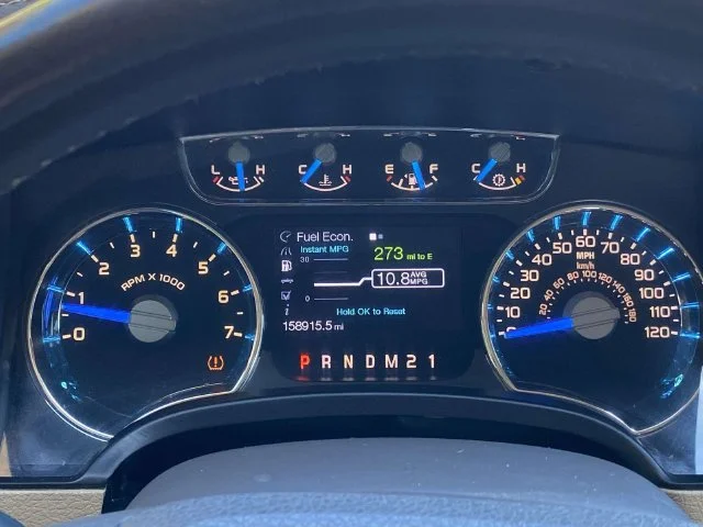 Used 2013 White Ford Lariat image 25