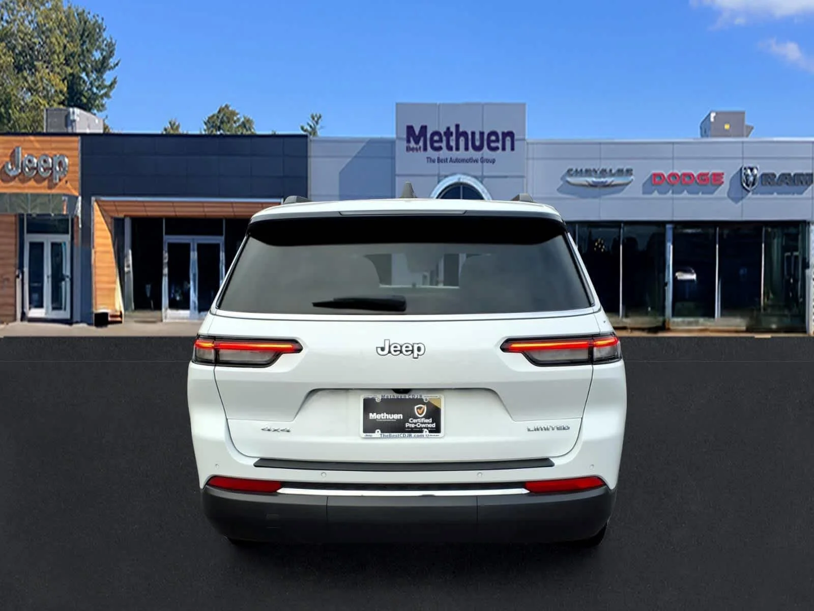 Used 2023 Bright White Clearcoat Jeep Limited image 4