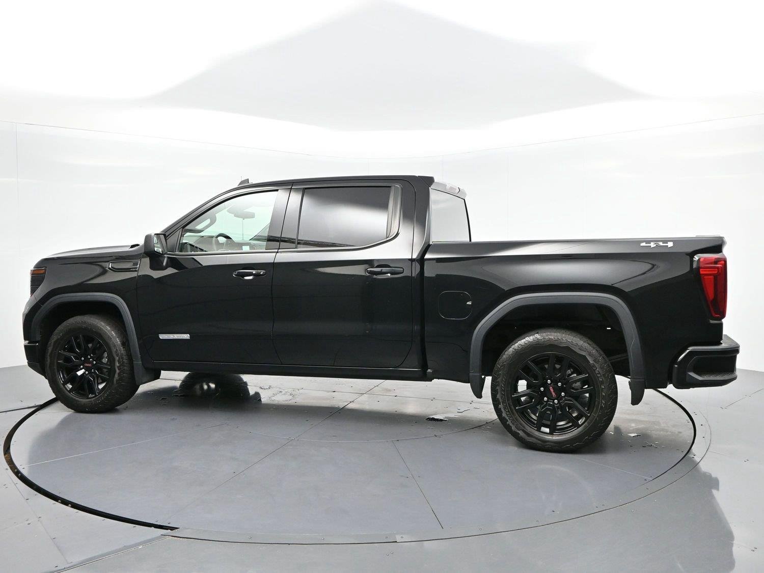 Used 2024 Onyx Black GMC Elevation image 5