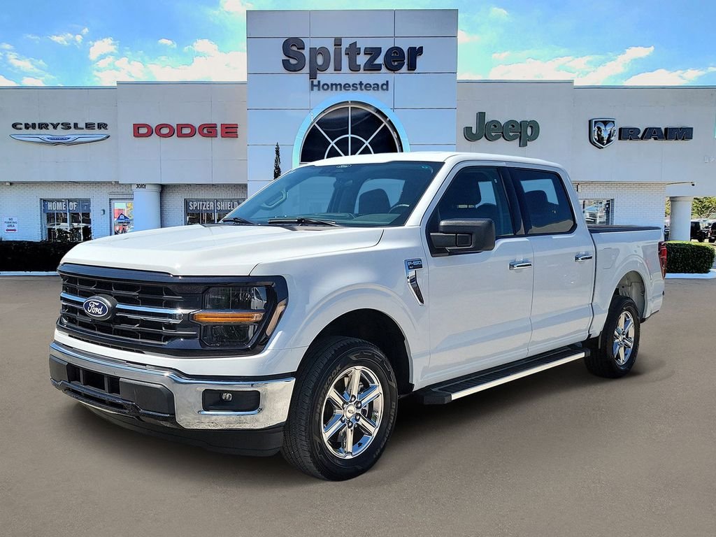 Used 2025 White Ford XLT image 4