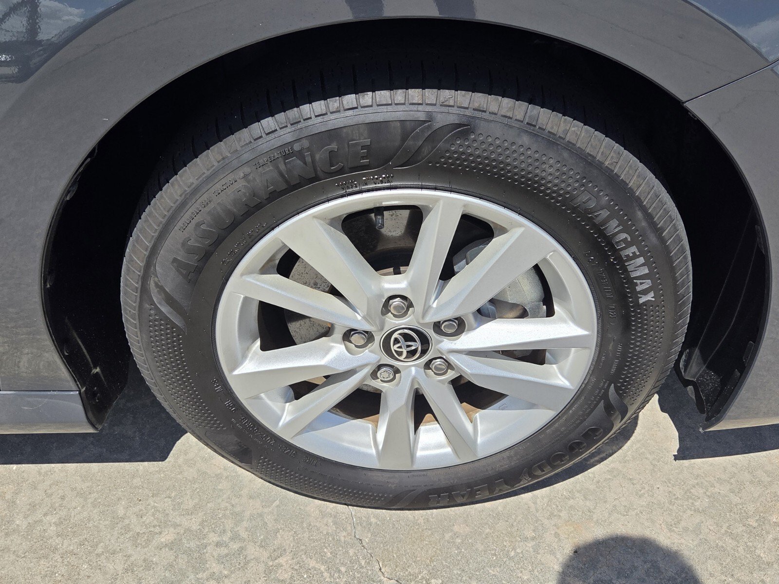 Used 2025 Underground Toyota LE image 11