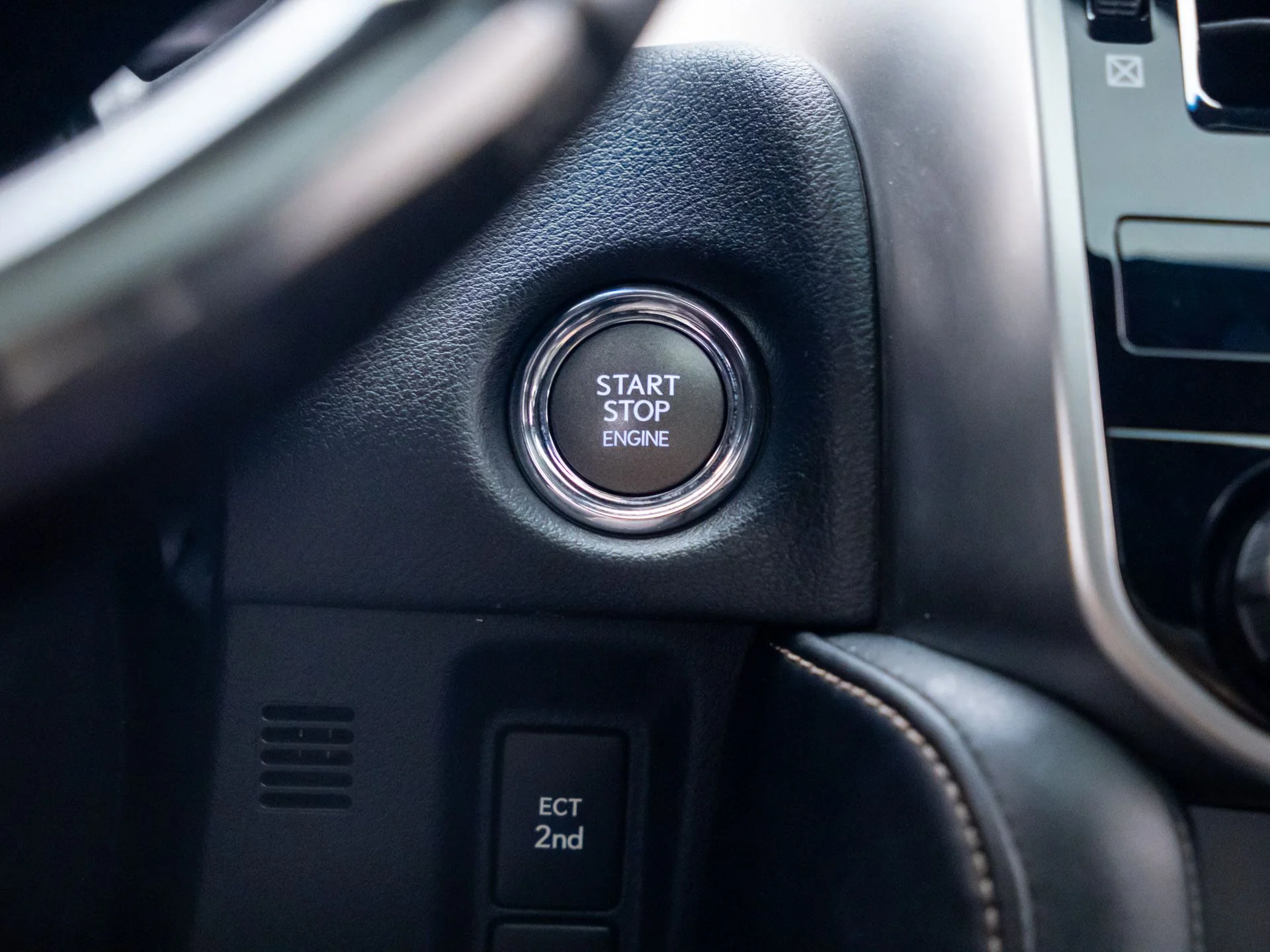 Used 2023 Silver Lexus 460 image 22