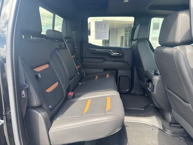 Used 2023  GMC AT4 image 39