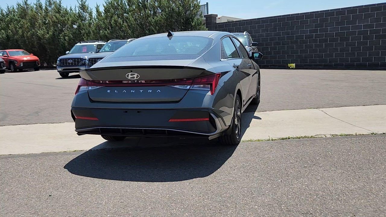 New 2026 Amazon Gray Hyundai SEL Sport Premium image 3