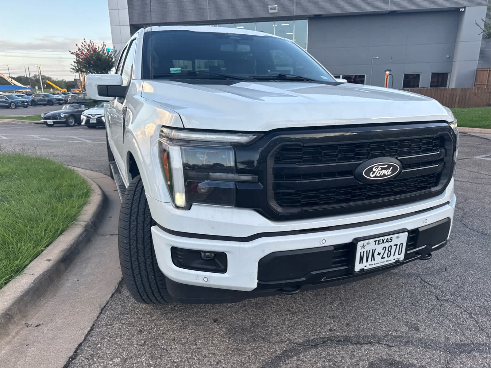 Used 2025 Oxford White Ford LARIAT image 4