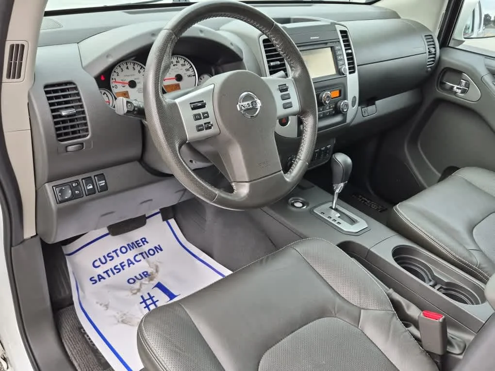 Used 2020 Glacier White Nissan PRO-4X image 11