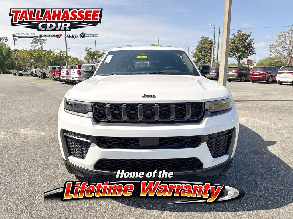 New 2026 Bright White Clear-Coat Exterior Paint Jeep Altitude image 8