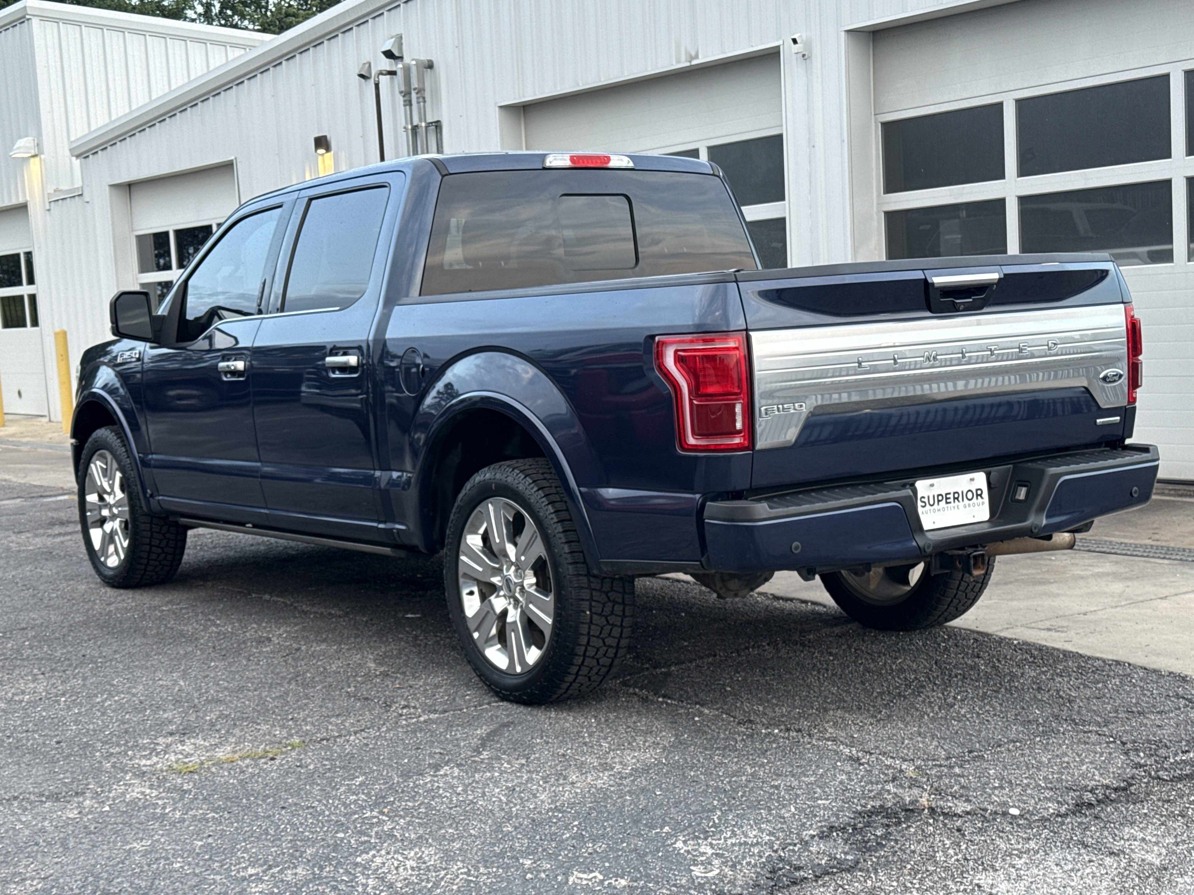 Used 2018 Blue Ford XL image 4