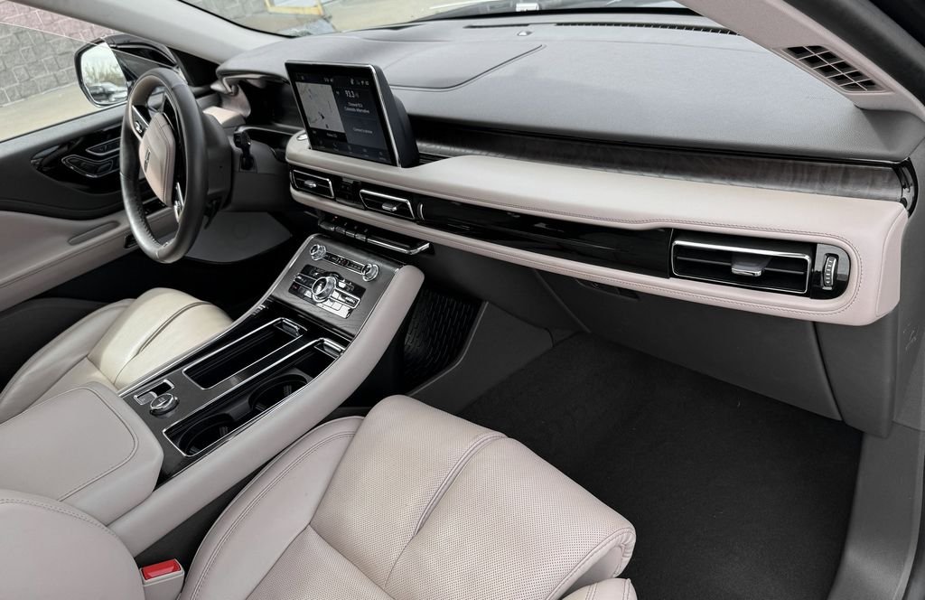 Used 2022 Blue Lincoln Reserve image 32