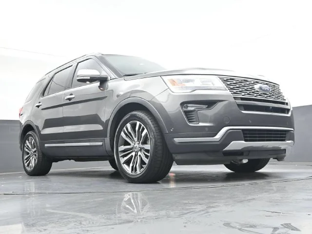 Used 2018 Gray Ford Platinum image 30