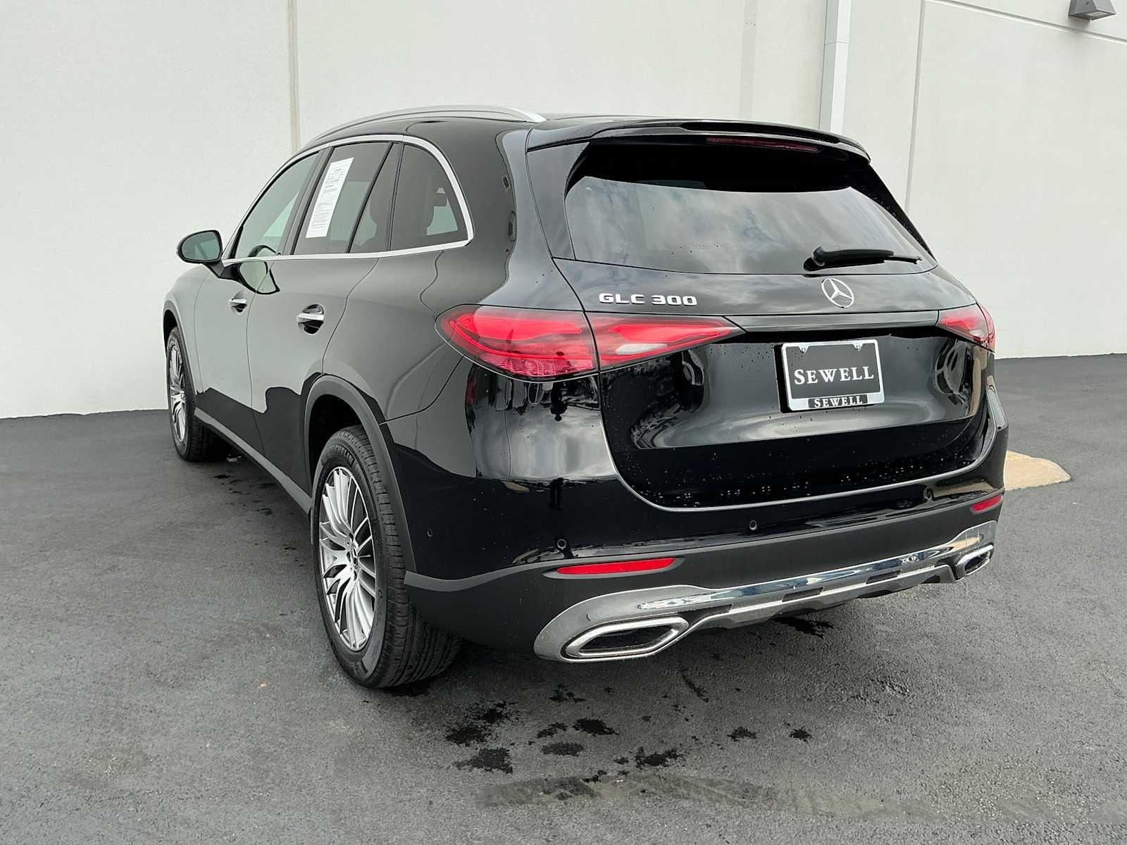 Certified Used 2026 Black Mercedes-Benz GLC 300 image 6