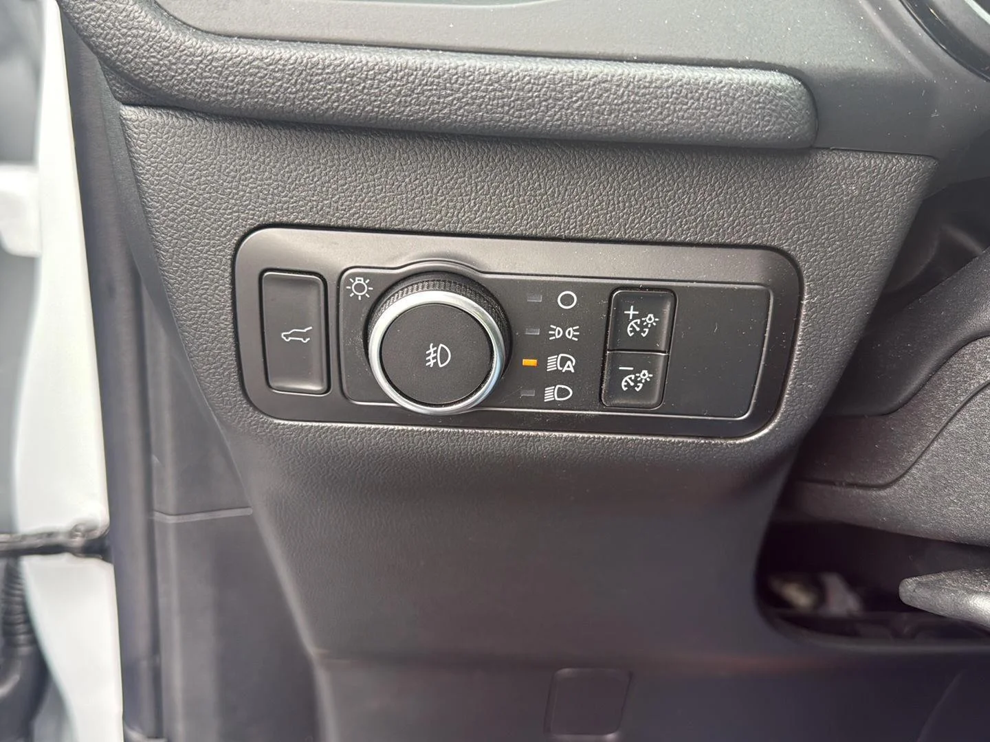 Used 2025 Space Silver Ford ST-Line Select image 16
