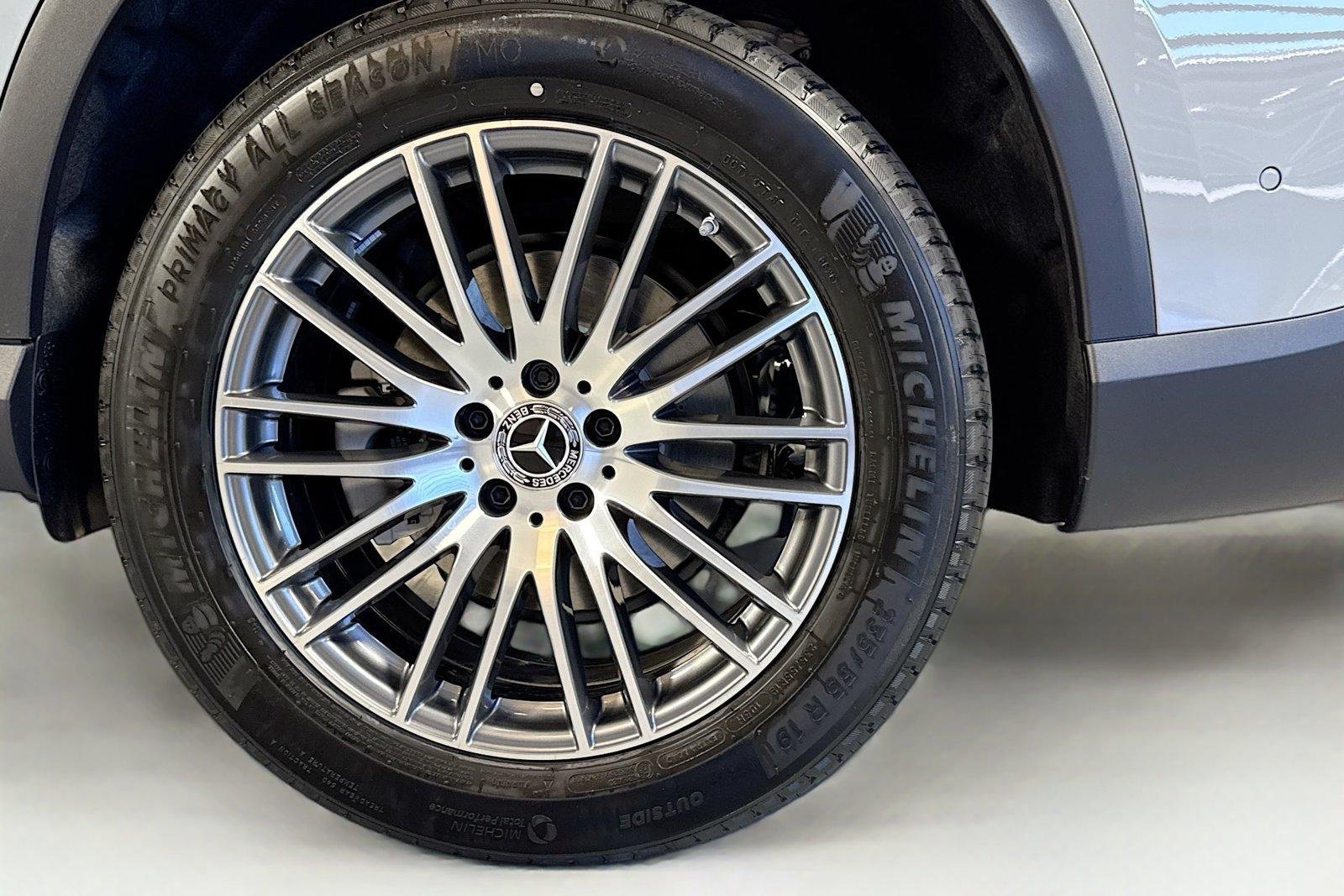 New 2026 Manufaktur Alpine Grey Mercedes-Benz GLC 300 image 29